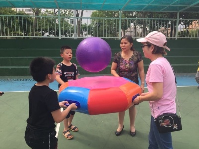 龙新社区开展留守儿童趣味运动会