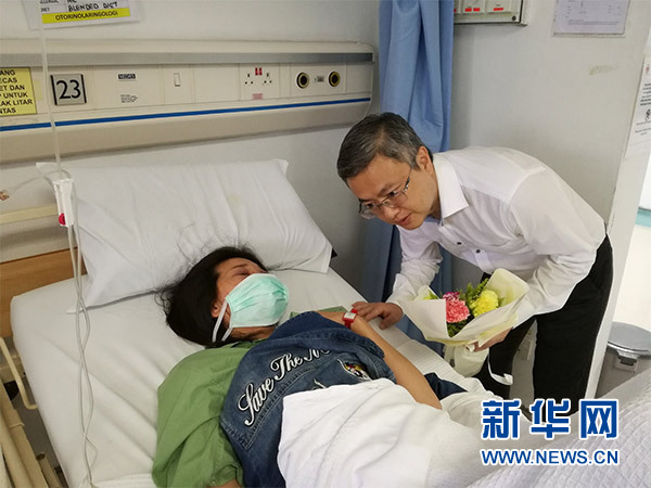 中国游客巴士在马来西亚发生车祸多人受伤