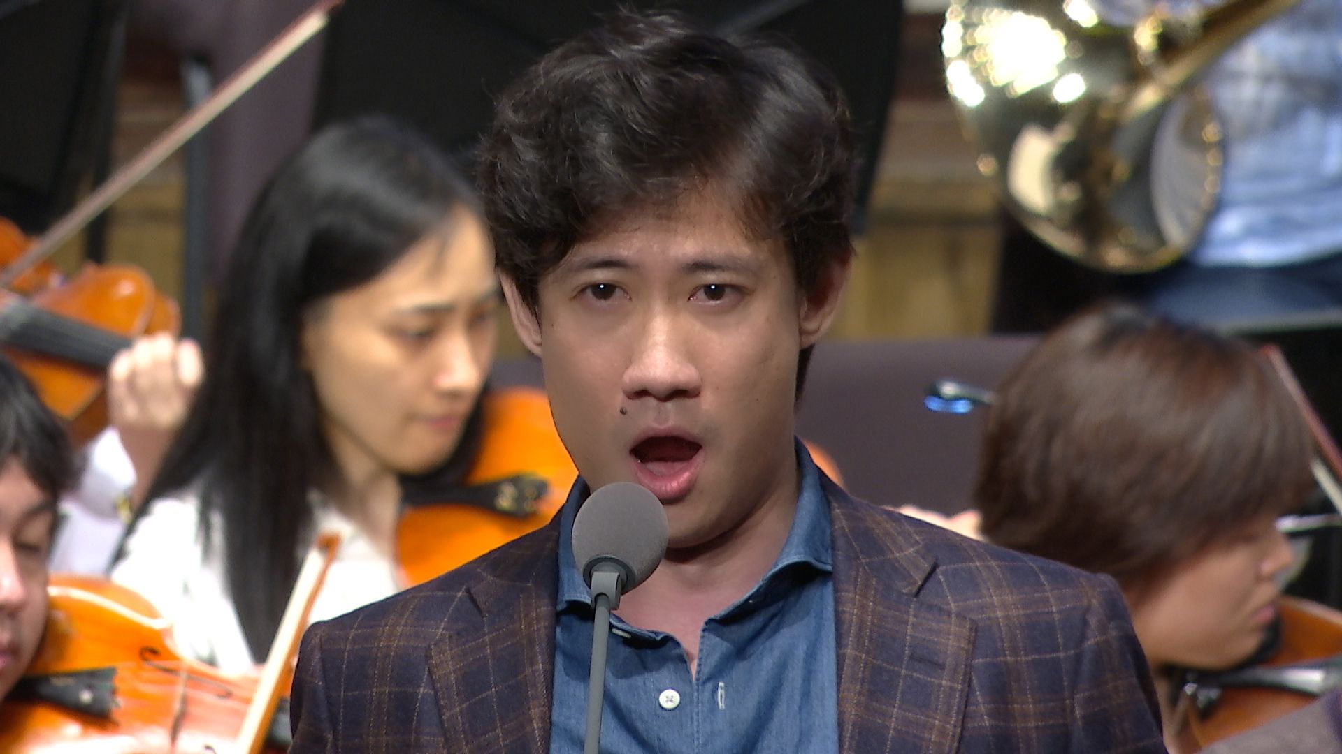 王云鹏:音乐能剥离语言表达情感,每次返场曲我都唱中文歌