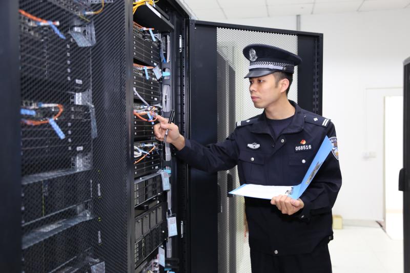 李瑞鹏：编织坪山“天网”让犯罪分子无处可逃