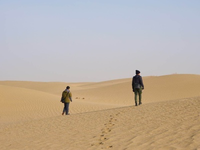 警方跨越沙漠万里追踪 夫妇涉案五千万终落网