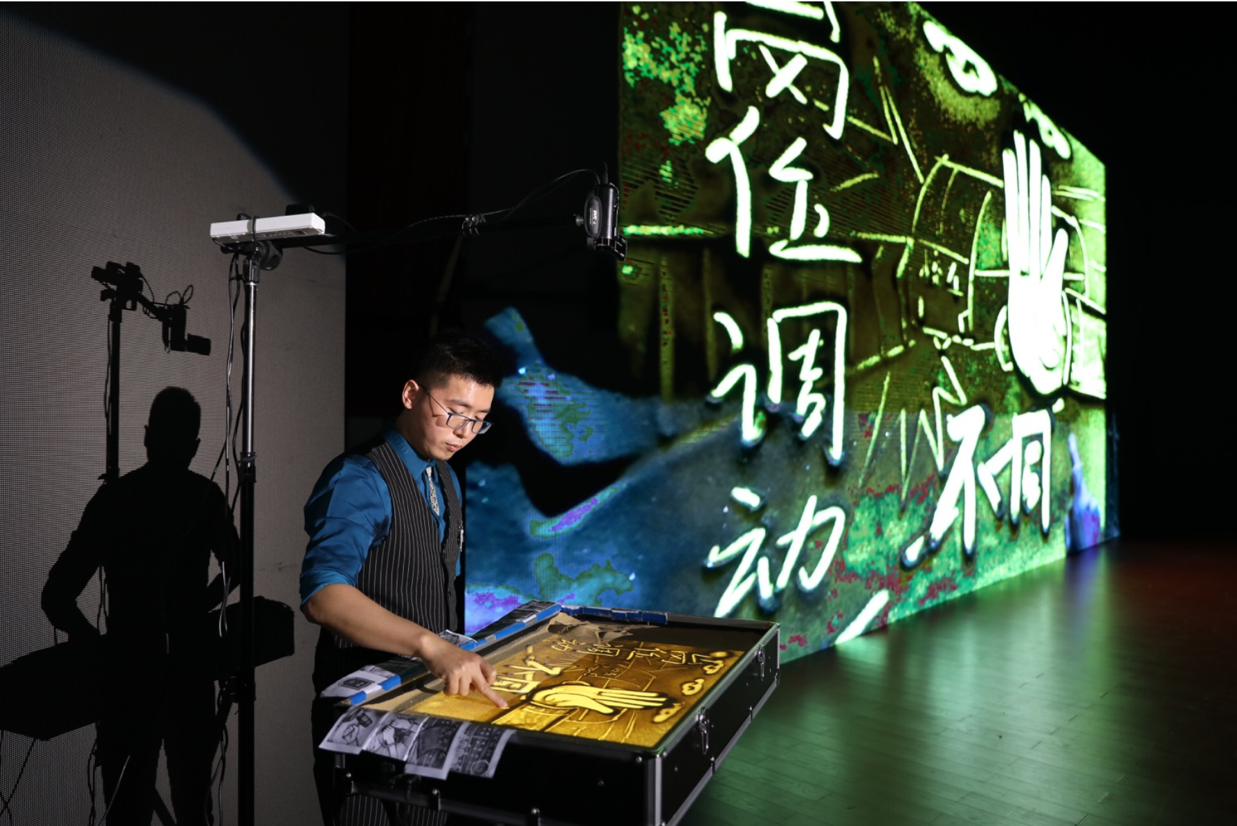用沙画演绎劳动法案例，大浪这个普法活动赏心悦目