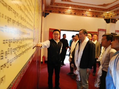 宝安区教育局赴西藏察隅开展“手拉手”结对帮扶