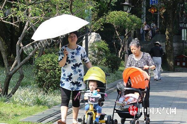 暴雨转战苏皖等地 北方气温下滑南方现大面积高温
