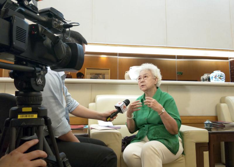 著名演员田华要当老人院院长了