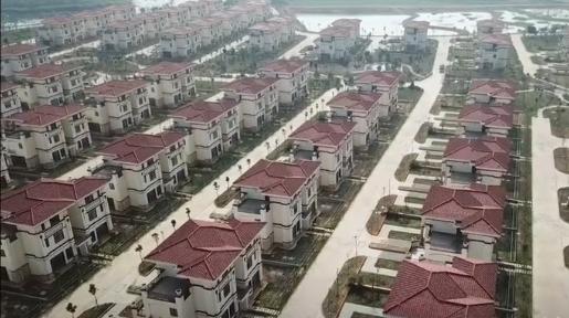 湛江：捐赠别墅企业家现身 村民抽签分房
