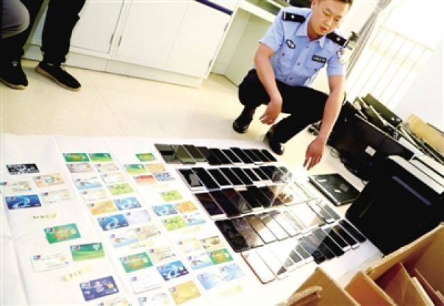 男子为随份子贷款1000元 一年后竟要还180多万