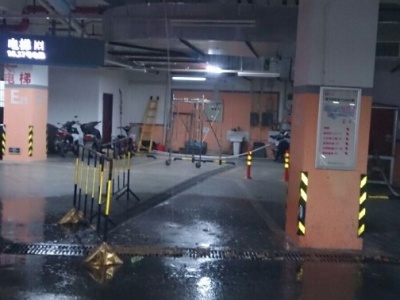 常熟一停车场管道塌落致3死 涉事商场被责令停业