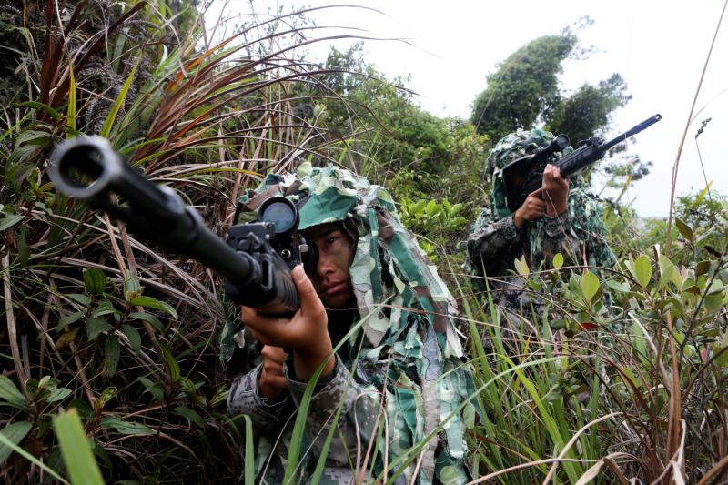 “枪王”竟然是个小丫  ——记驻香港部队某合成旅狙击手杨茜