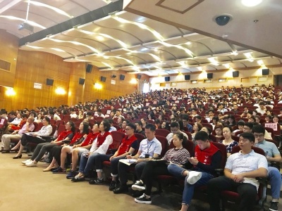 深圳报业集团举办青年学习教育主题党课