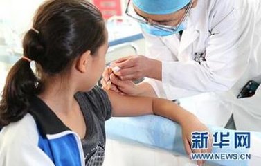 部分宫颈癌疫苗为何“一苗难求”？不少人跨国接种