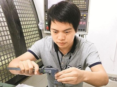 夏正华：富士康科技集团资深工程师