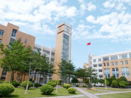 李希到广州大学城调研