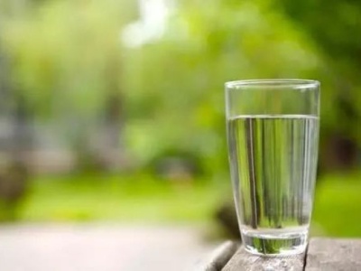女子面临生命危险竟因没时间喝水?应该这样科学喝水