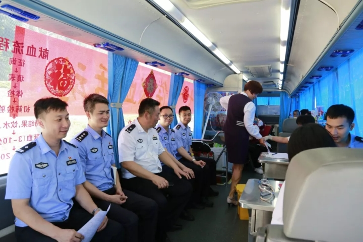 警队热血 不负芳华：大鹏公安分局50名民警、辅警献血