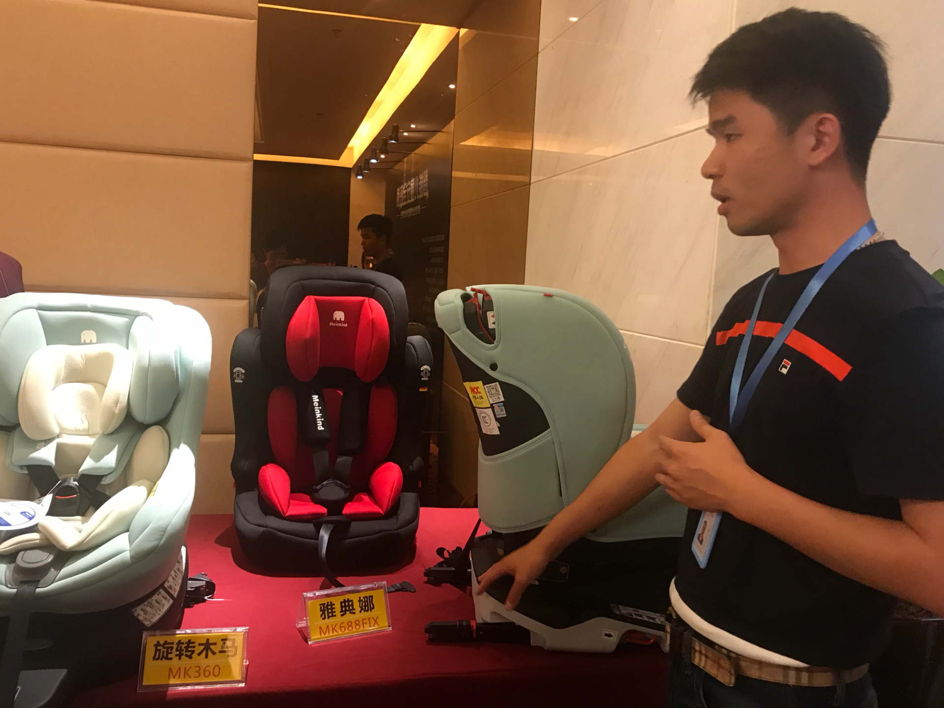 解决行业痛点 智能儿童安全座椅在深亮相