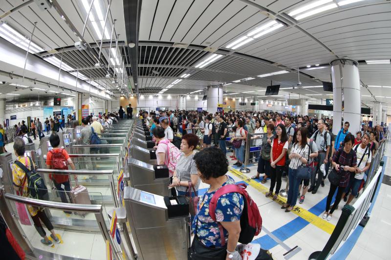 新举措带来新效果！端午假期深圳湾口岸客多而不堵