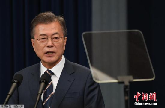 韩国举行文在寅任内首次全国选举 执政党遥遥领先