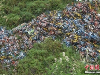 广州废弃共享单车逾30万辆 清理回收问题较突出 