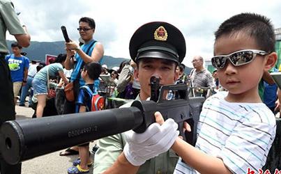 解放军驻香港部队军营又要开放  市民学生各有专场