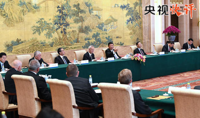 央视快评：在开放的大路上永不停歇