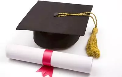 网民学历与月收入登上热搜 专家：中国社会多元化