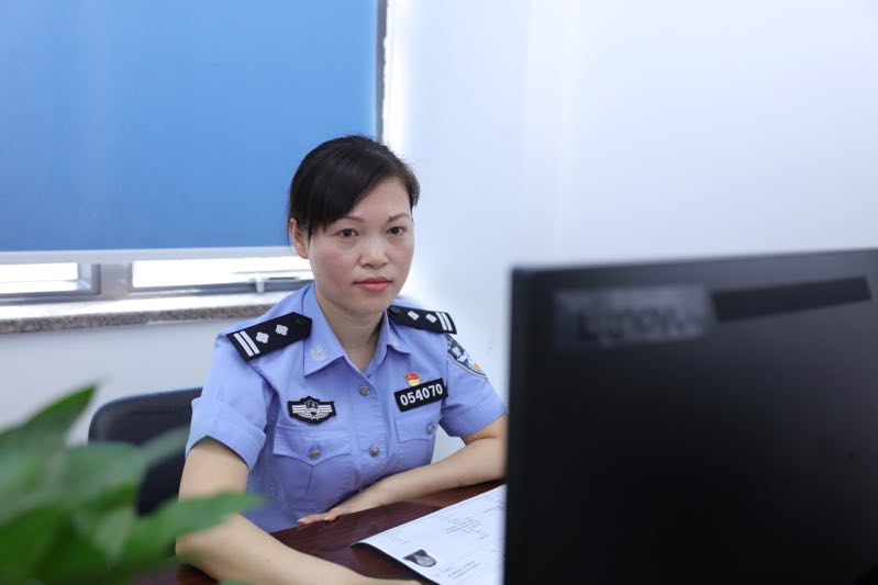 每日警星 | 高雪芹：用微笑照亮服务窗口