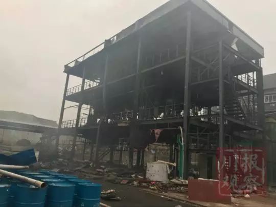 19死12伤!一工业园区发生爆燃事故,3栋建筑被烧成钢架