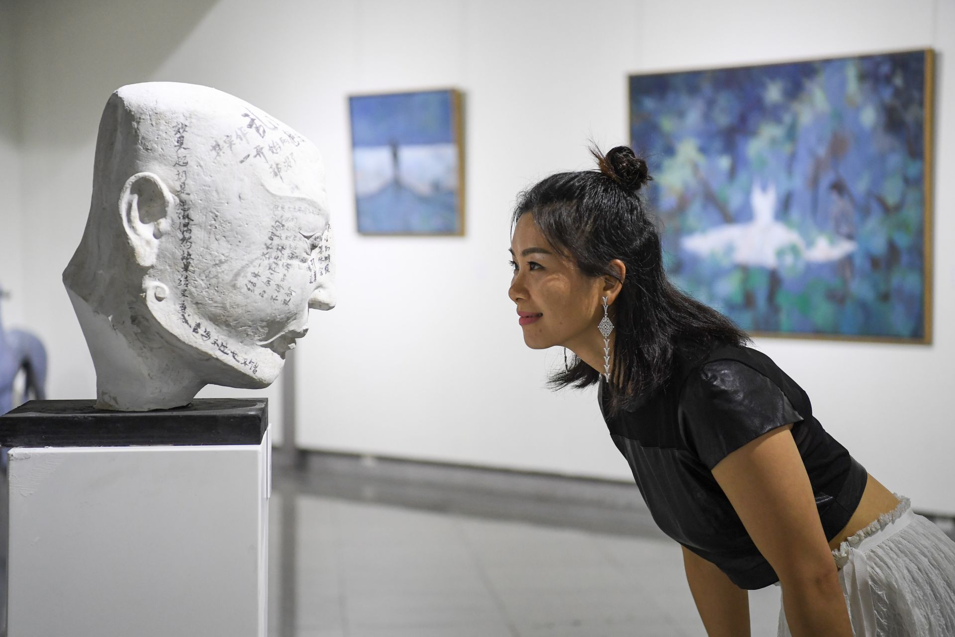 看展︱孙岩、马宏法作品展呈现“向内生长”