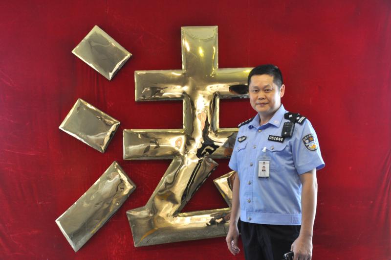 每日警星 | 彭海英：平凡勤勉的监所老前辈