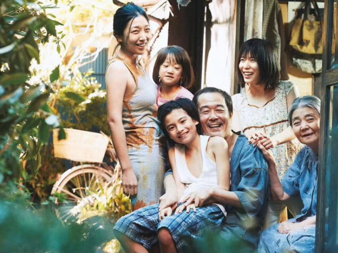 那么难，那么暖！《小偷家族》深圳点映获评“润物无声”