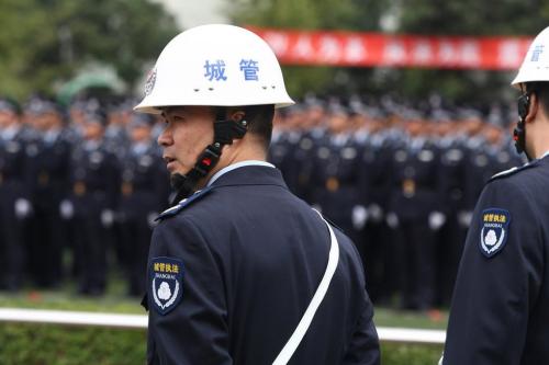 深圳市城管局最新通报：责成区街对巡查员严肃依法依纪处理