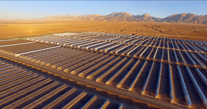 中国首个大型商业化光热电站一次带电并网成功  