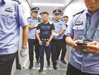 涉案案值逾78亿！全国最大手机走私案逃犯落网
