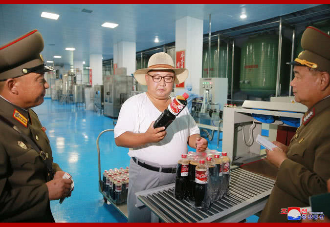 金正恩视察海鲜酱工厂 满意称赞“真令人眼馋”