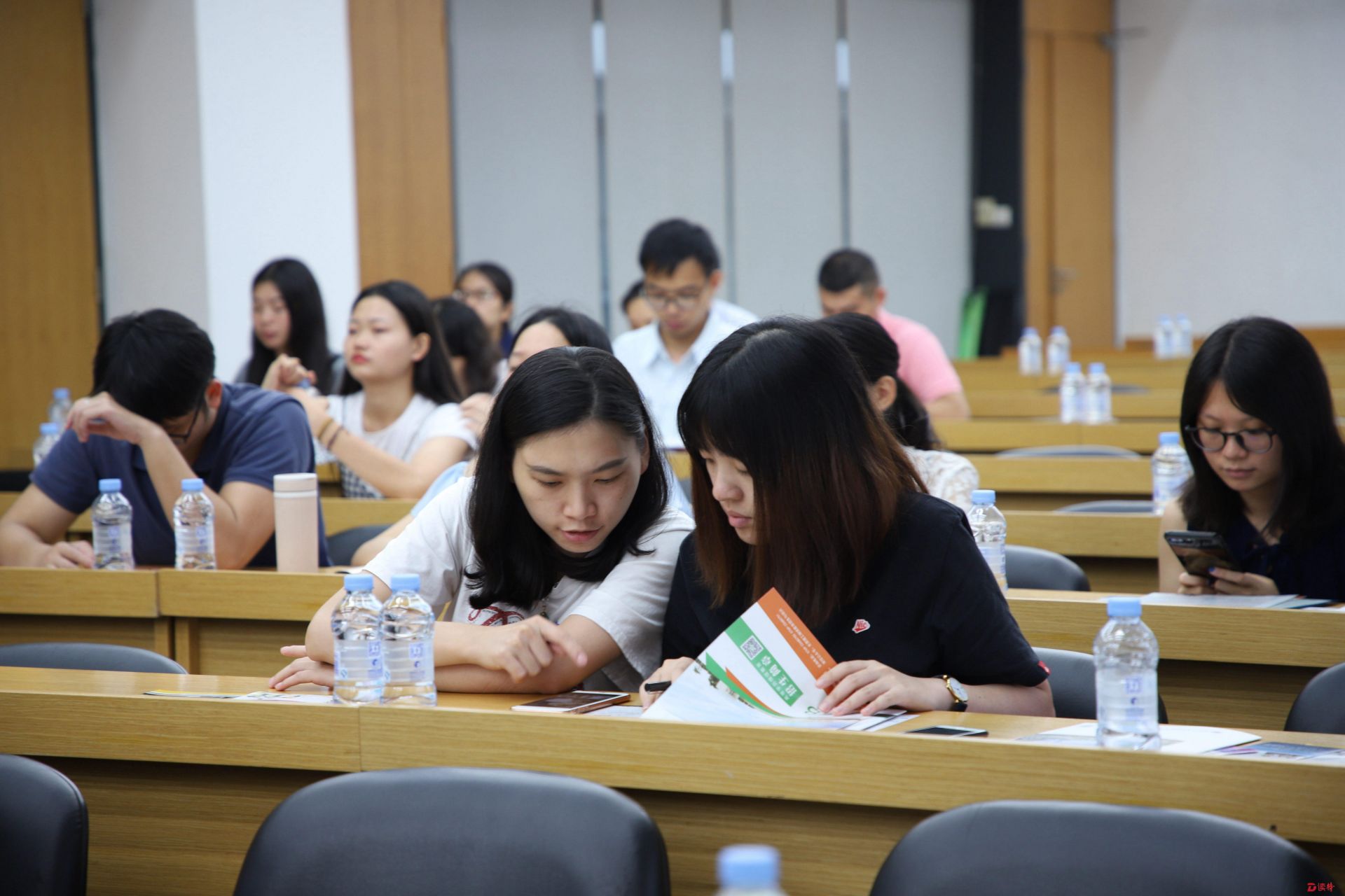 东莞将资助2000名新生代产业工人圆大学梦