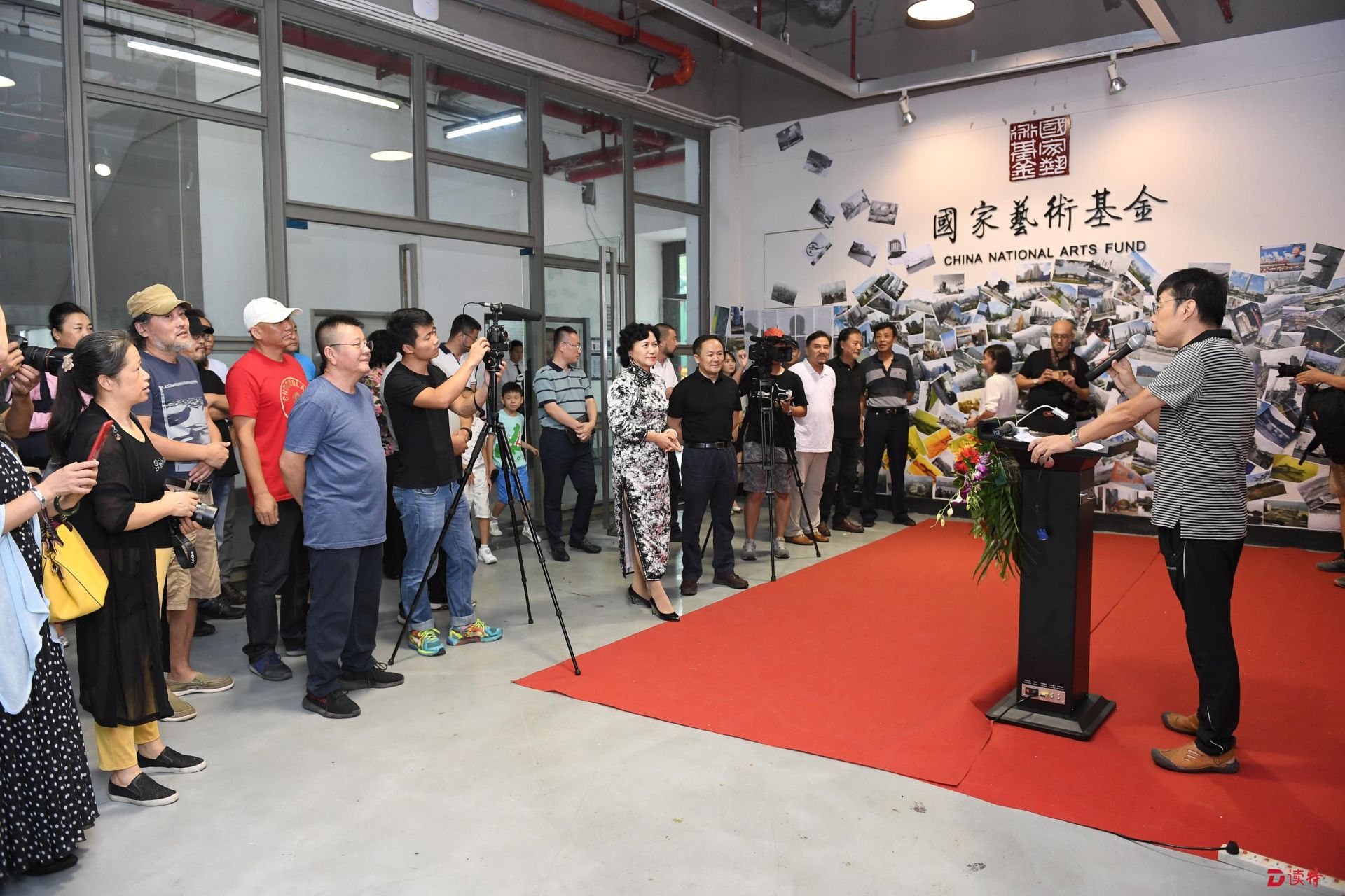 为深圳庆生！两位老记用镜头和画笔定格深圳地标