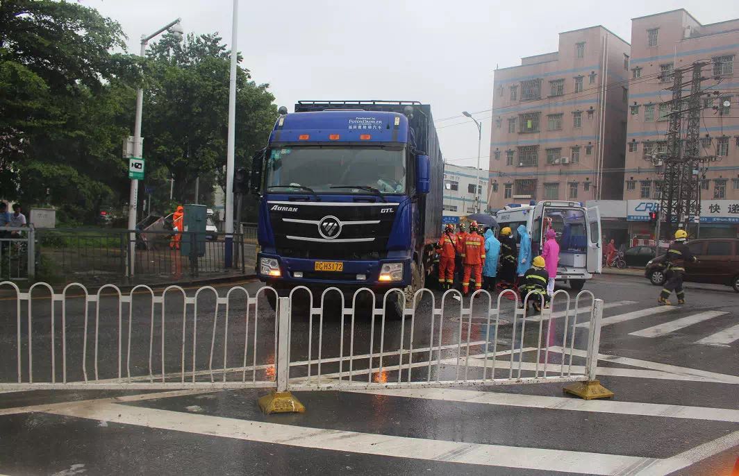 货车碾压电单车致1人死亡！小心路口这个区域，可能会要命