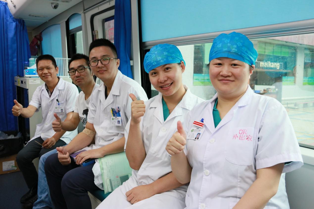 “你也在这儿！”深圳市人民医院上百医务人员捐血