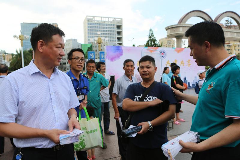 游戏巧说“法” ！福永开展“六乱一超”法治宣传活动