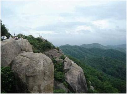 男子登凤凰山滑下山崖！被困3天后才被武警官兵发现
