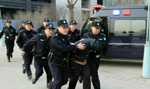 扫黑除恶，要严格保护举报人打消群众顾虑