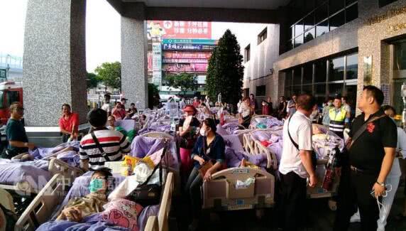 台北医院清晨突发火灾 已造成至少14人生命垂危