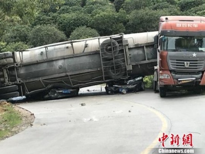 广东惠东9死2伤交通事故续：6岁男童死里逃生