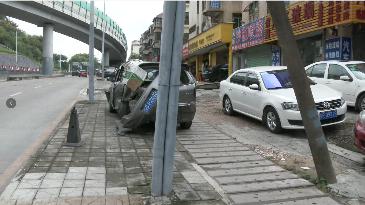 光明一男子酒驾撞上电动车后跑了 致一人身亡
