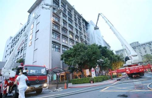 台湾新北一医院发生火灾 已致9人死亡
