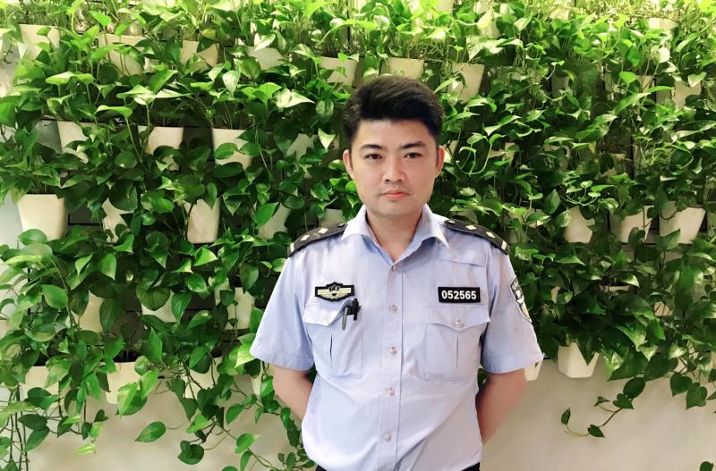 周容添：劝服超载逃逸司机投案自首
