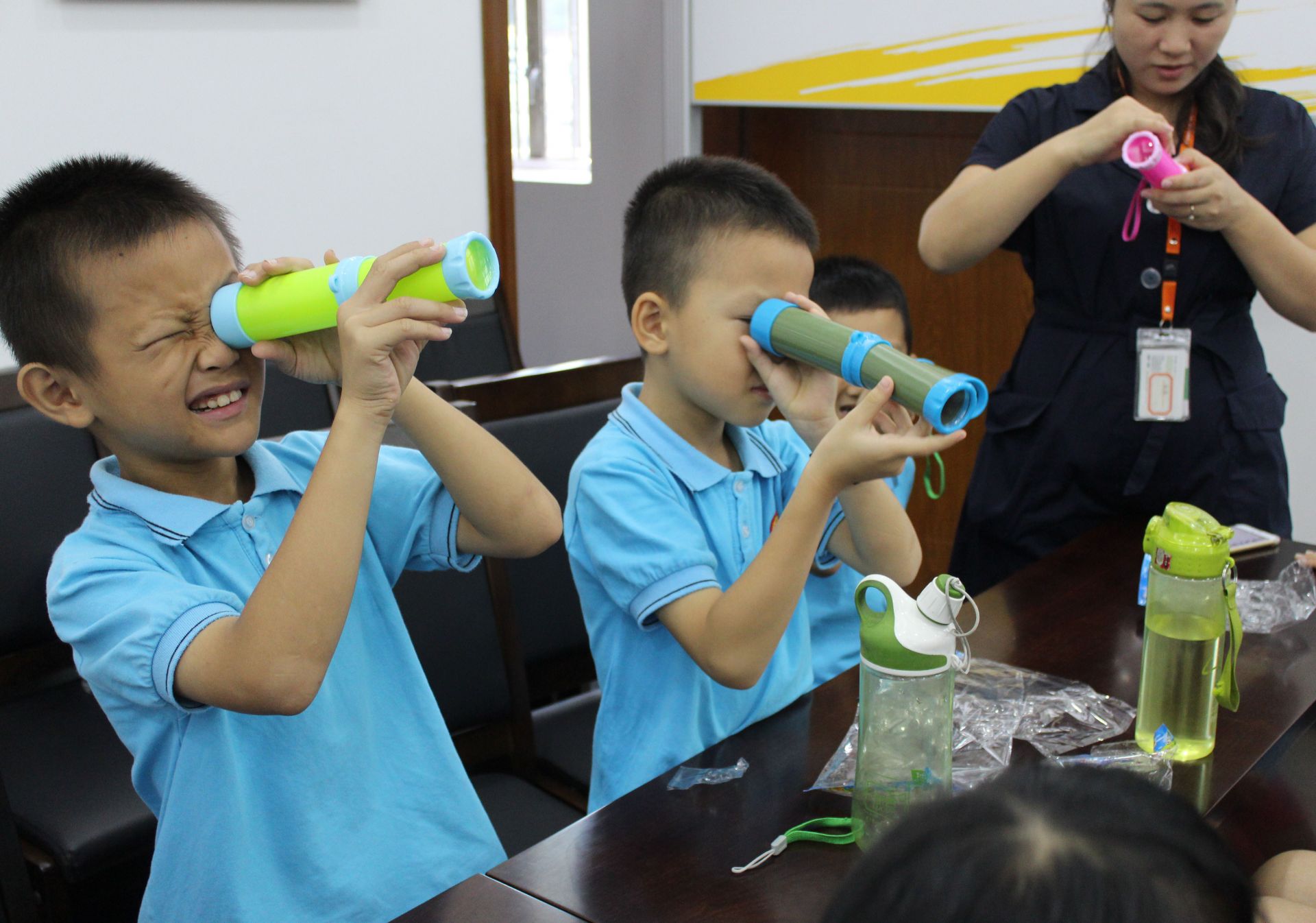 DIY望远镜，学习天文知识！航城街道举办青少年科普活动