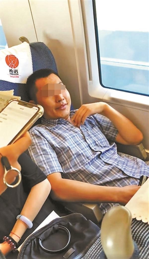 济南铁路公安介入调查高铁霸座事件 处理结果将及时公布