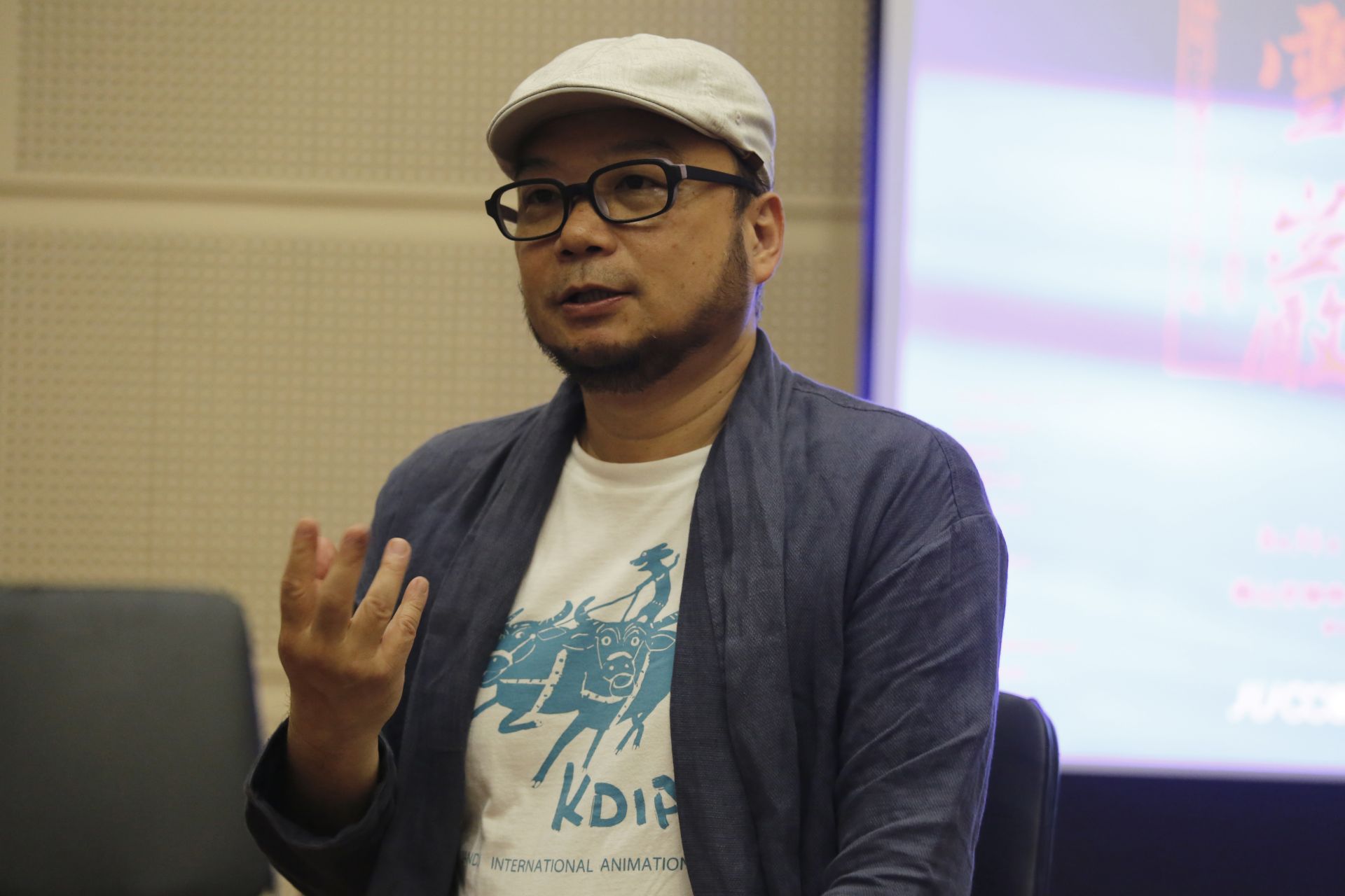 导演专访｜这个“亲爱的胡雪岩”很TVB？香港话剧团深圳首秀